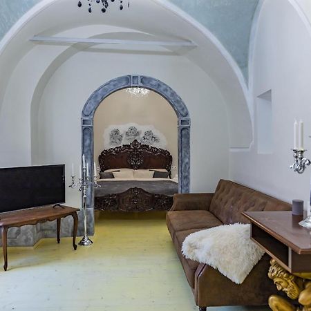Apartman Charlotte V Dome So Studnou Na Streche Banská Štiavnica Exteriör bild