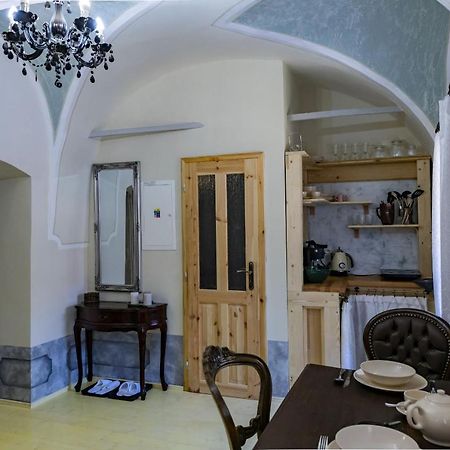 Apartman Charlotte V Dome So Studnou Na Streche Banská Štiavnica Exteriör bild