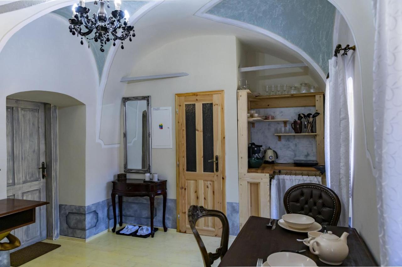 Apartman Charlotte V Dome So Studnou Na Streche Banská Štiavnica Exteriör bild