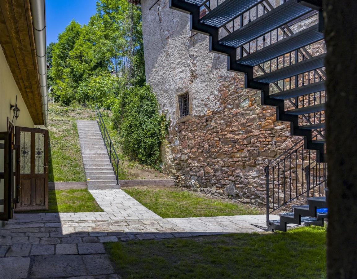 Apartman Charlotte V Dome So Studnou Na Streche Banská Štiavnica Exteriör bild