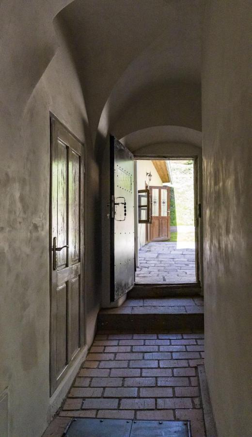 Apartman Charlotte V Dome So Studnou Na Streche Banská Štiavnica Exteriör bild